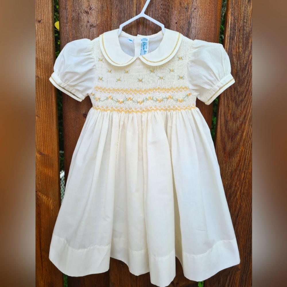 FELMAN BROTHERS gorgeous vintage smocked dress in the palest yellow 18 months